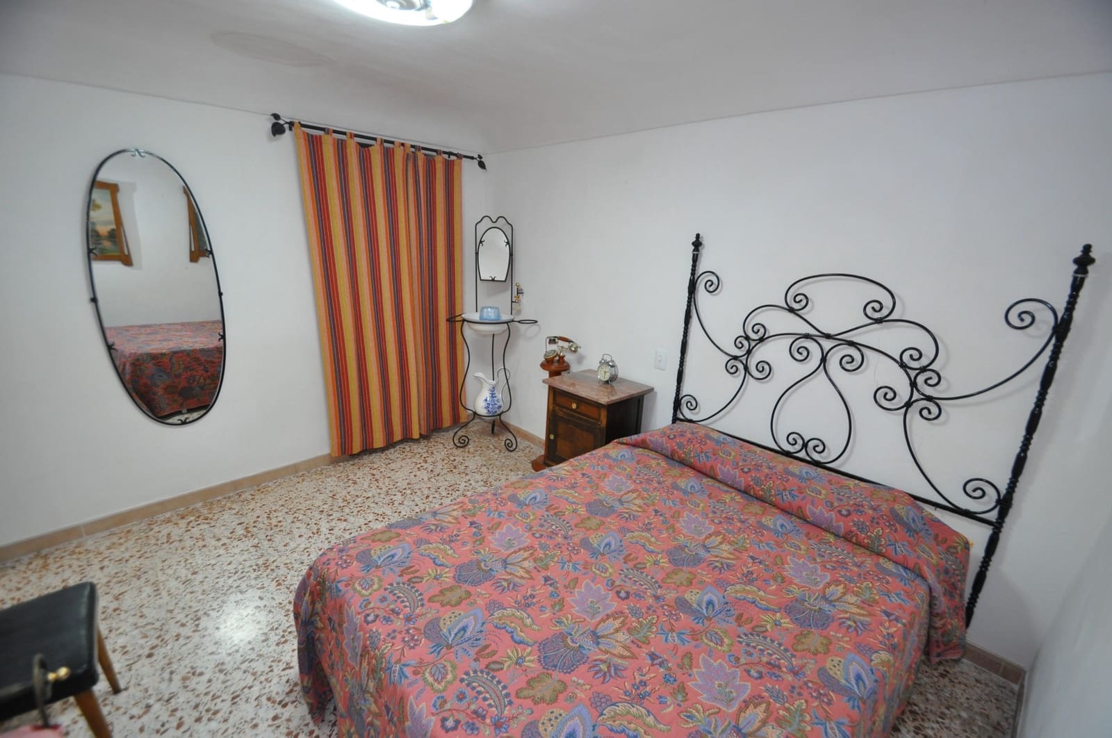 Casa Cueva de 4 habitaciones en Pinoso en venta con garaje - 189.000 € (Ref: 8602169)