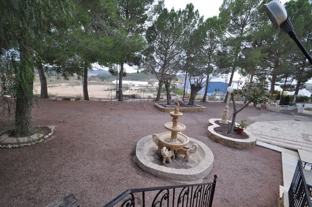 4 camera da letto Casa Grotta in vendita in Pinoso con garage - 189.000 € (Rif: 8602169)