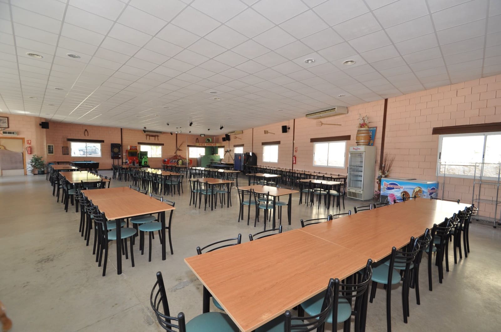 4 bedroom Commercial for sale in Abanilla with pool garage - € 2,799,995 (Ref: 8620458)