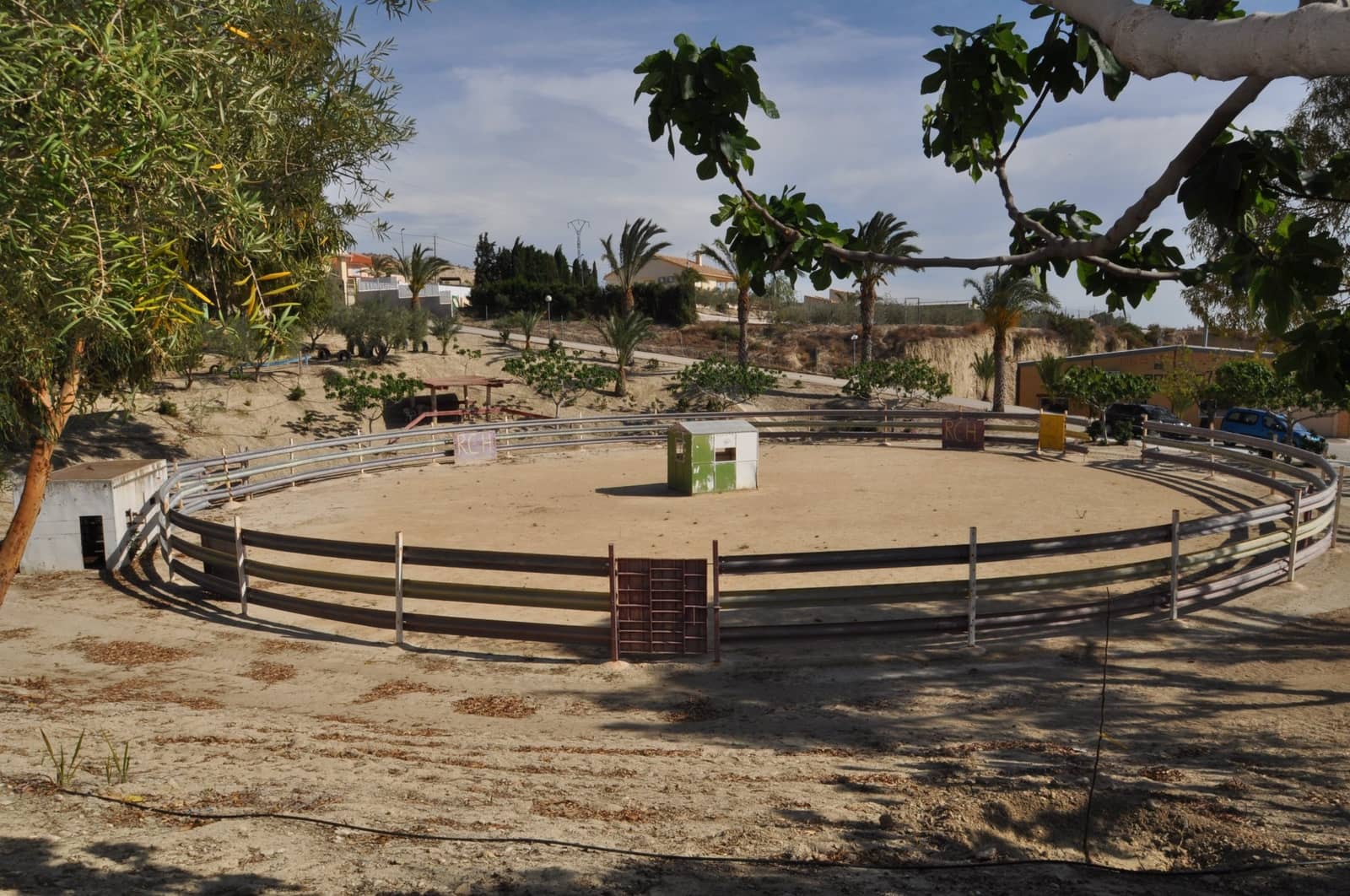 4 bedroom Commercial for sale in Abanilla with pool garage - € 2,799,995 (Ref: 8620458)