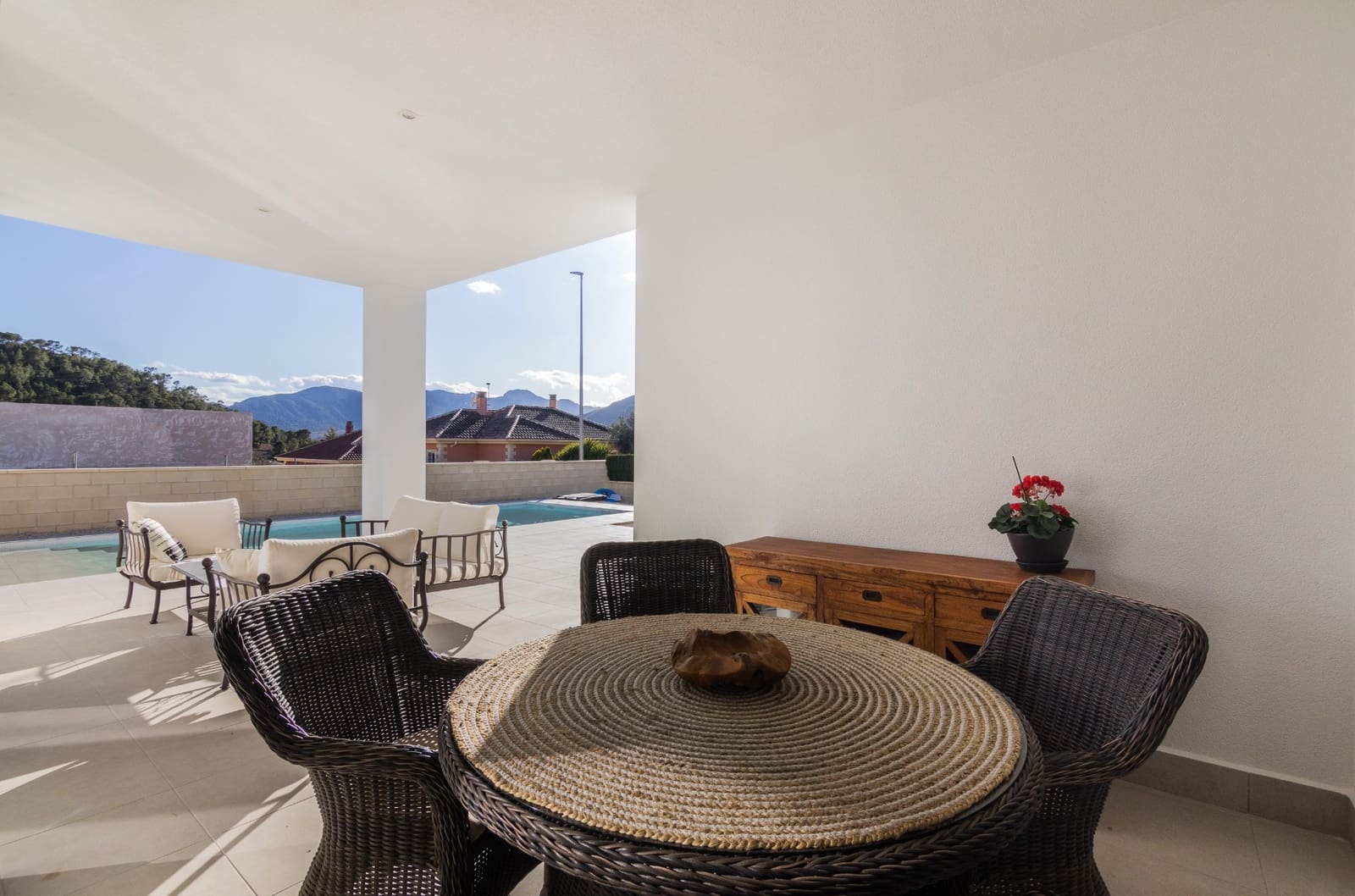 3 bedroom Villa for sale in Pinoso with pool - € 250,000 (Ref: 8620744)