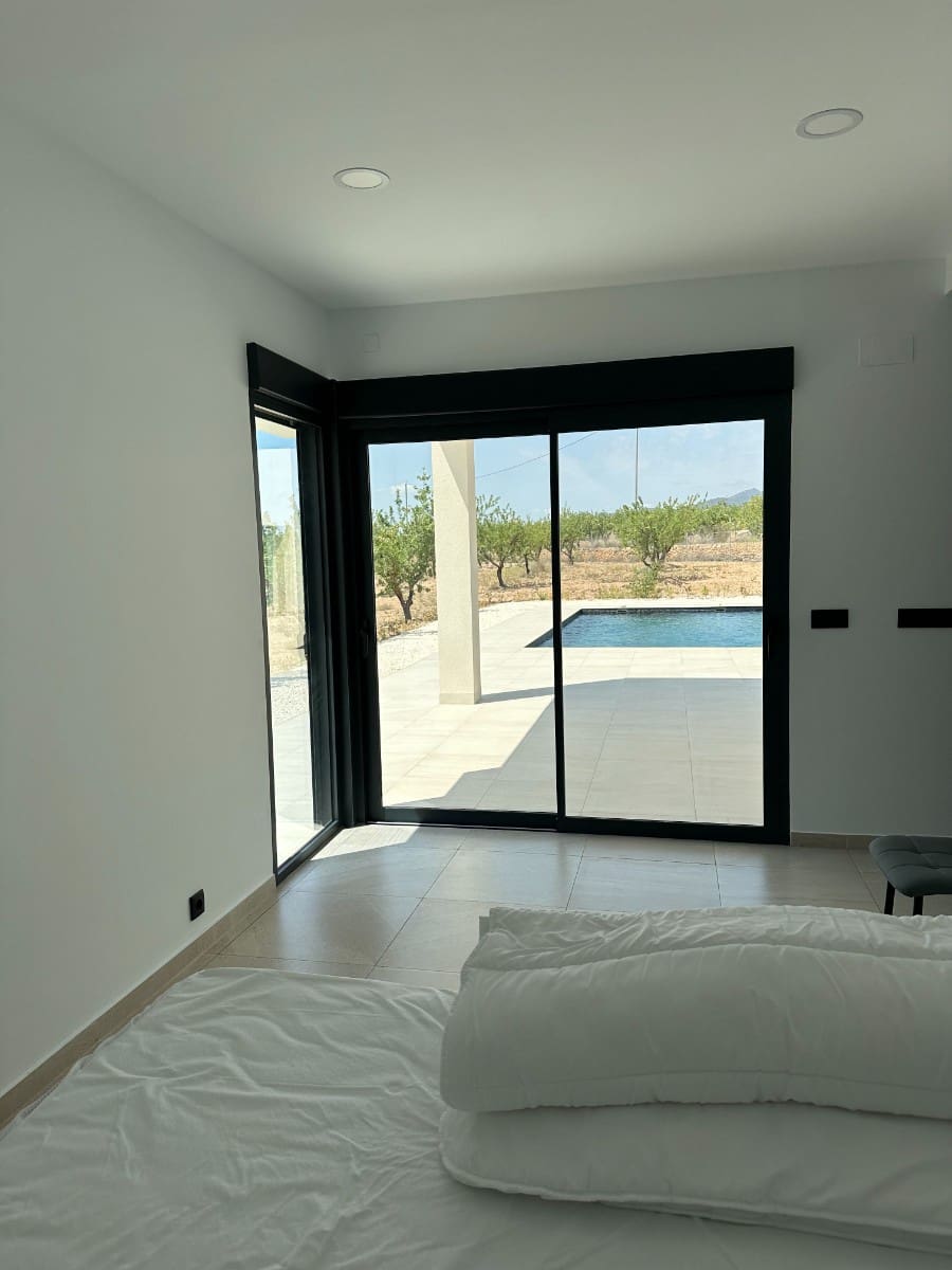 3 bedroom Villa for sale in Pinoso with pool - € 336,000 (Ref: 8620748)