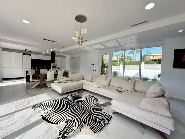 5 chambre Villa/Maison à vendre à Petrel / Petrer avec piscine - 849 995 € (Ref: 8620762)