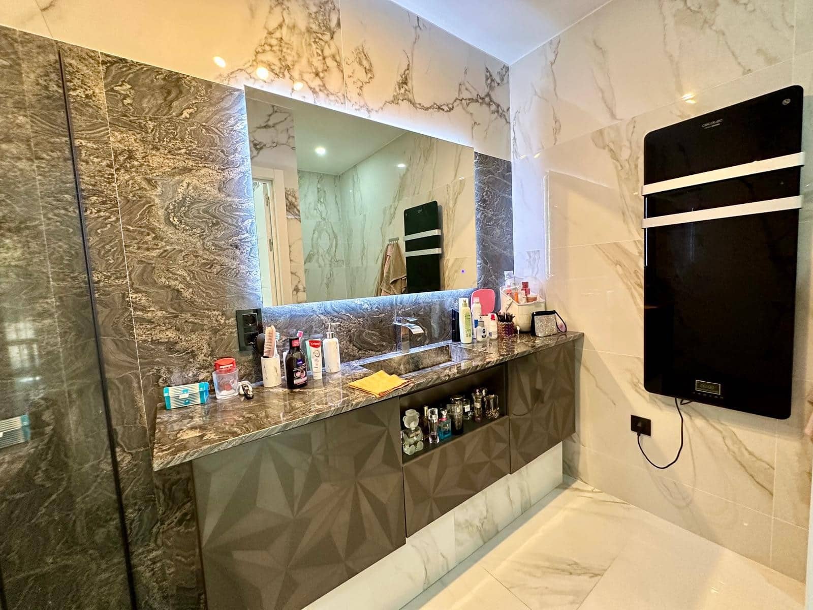 5 bedroom Villa for sale in Petrel / Petrer with pool - € 849,995 (Ref: 8620762)