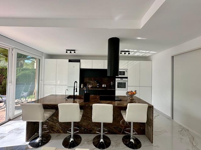 5 chambre Villa/Maison à vendre à Petrel / Petrer avec piscine - 849 995 € (Ref: 8620762)