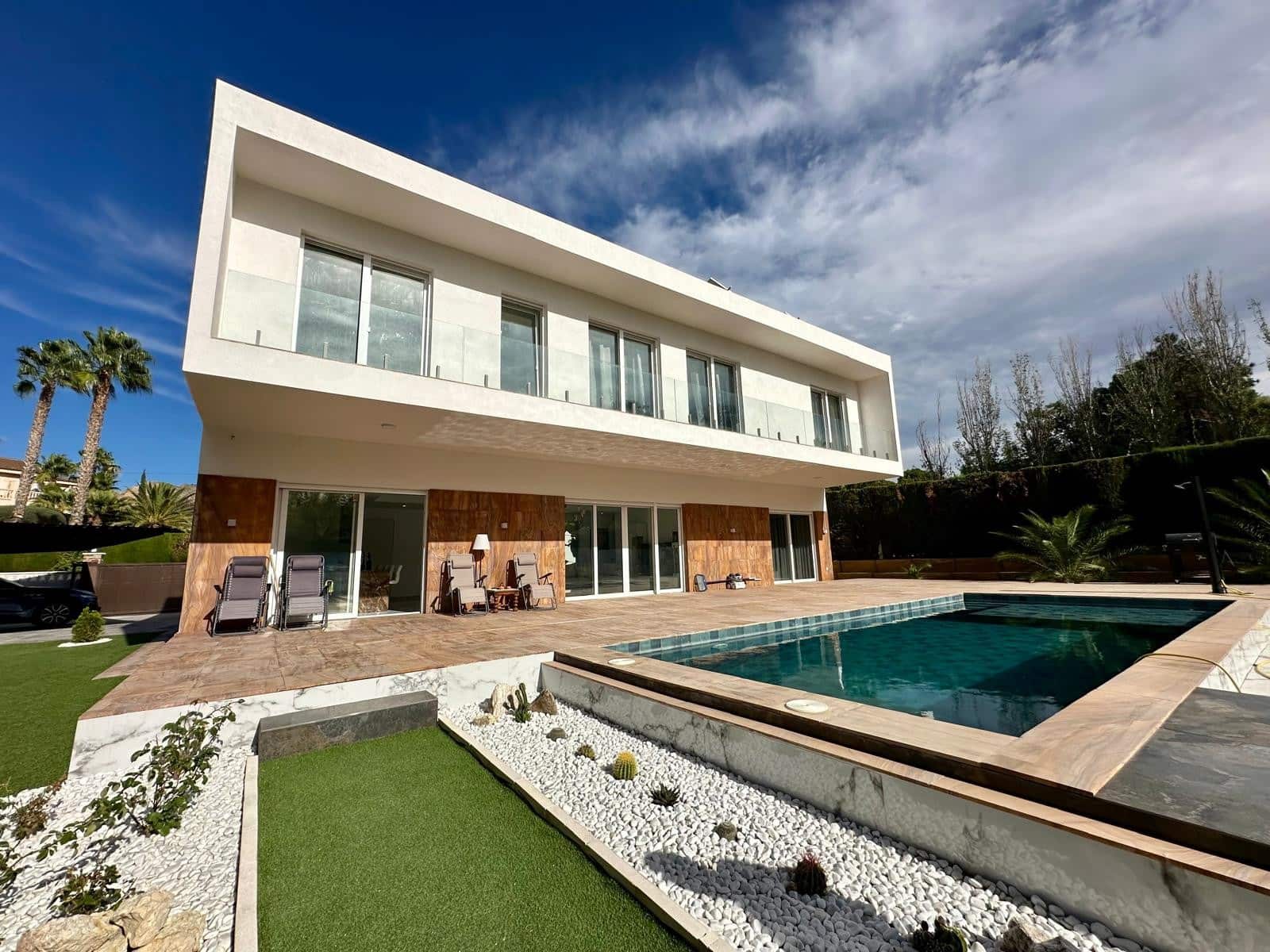 Chalet de 5 habitaciones en Petrel / Petrer en venta con piscina garaje - 849.995 € (Ref: 8620762)