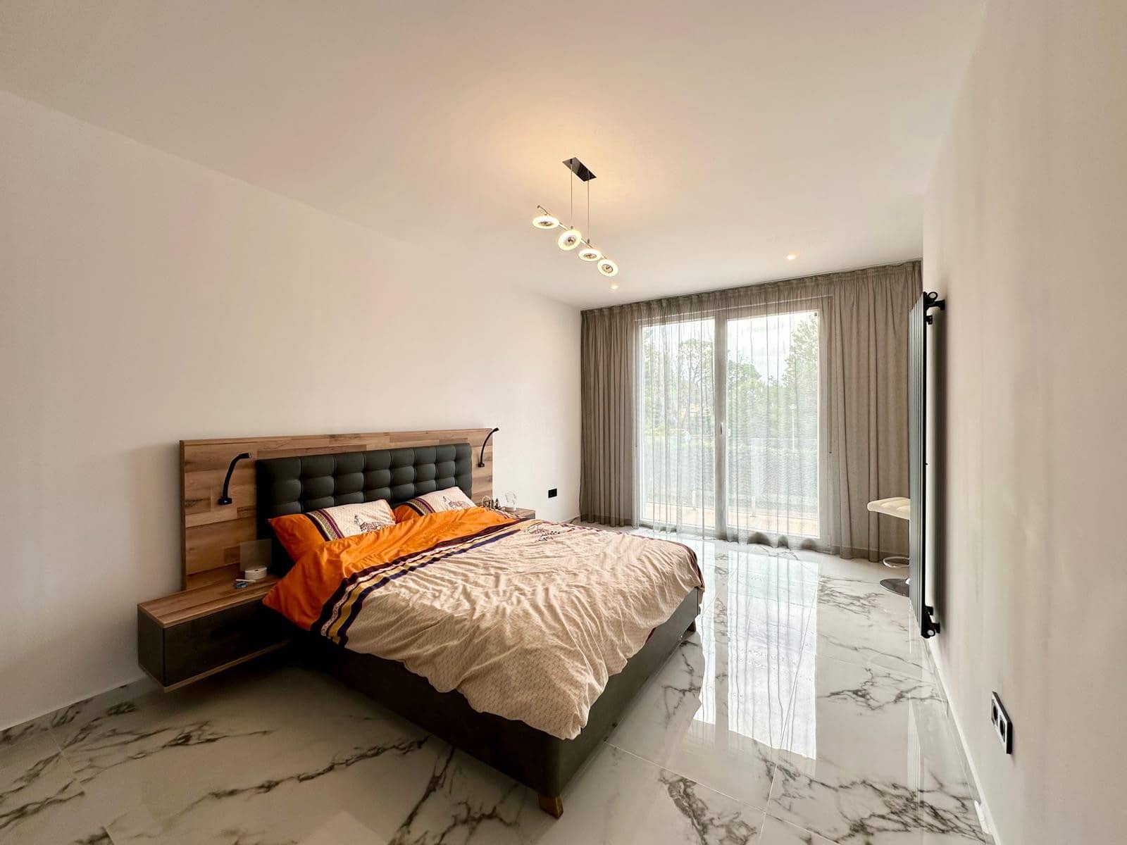Chalet de 5 habitaciones en Petrel / Petrer en venta con piscina garaje - 849.995 € (Ref: 8620762)