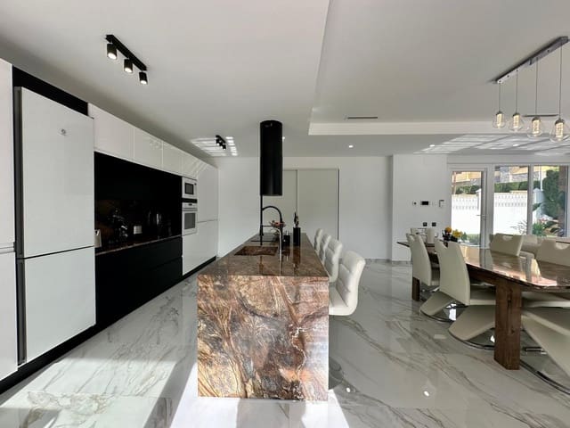 5 Zimmer Villa zu verkaufen in Petrel / Petrer mit Pool Garage - 849.995 € (Ref: 8620762)