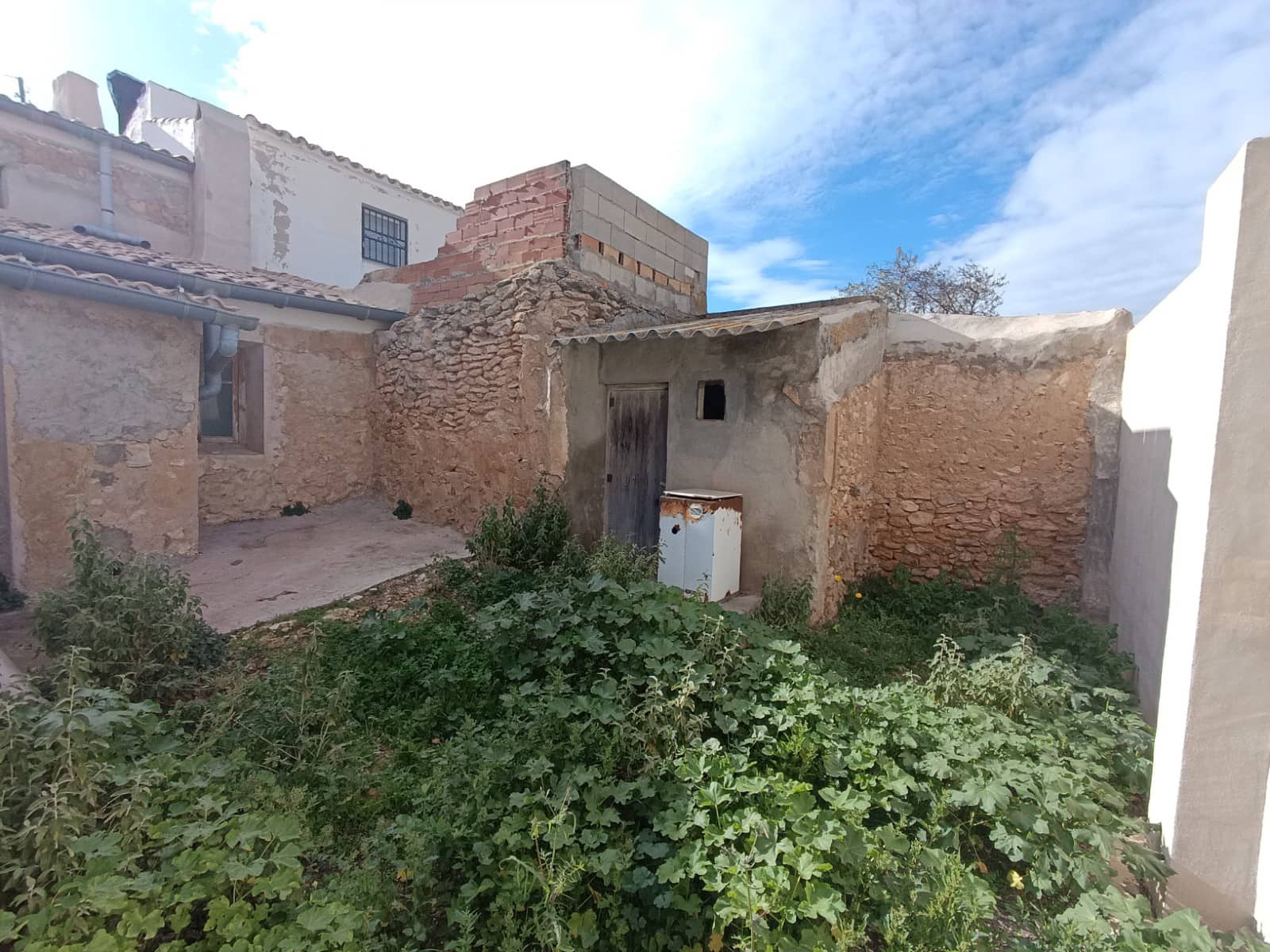 4 bedroom Townhouse for sale in Raspay - € 46,000 (Ref: 8660049)