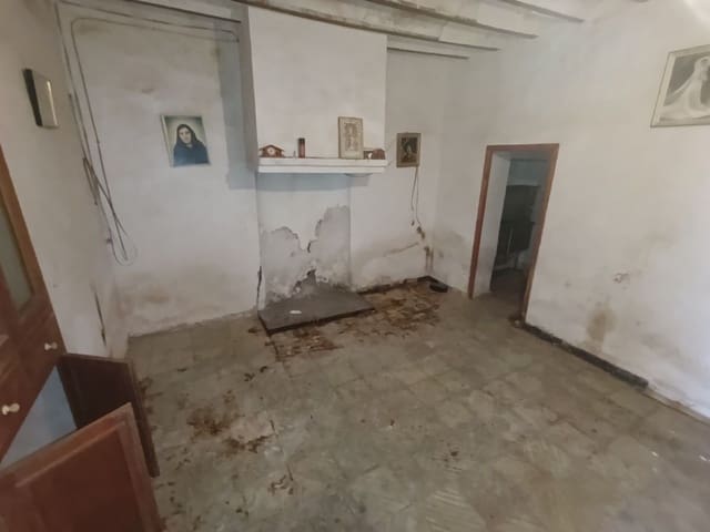 4 soveværelse Byhus til salg i Raspay, Yecla - € 46.000 (Ref: 8660049)