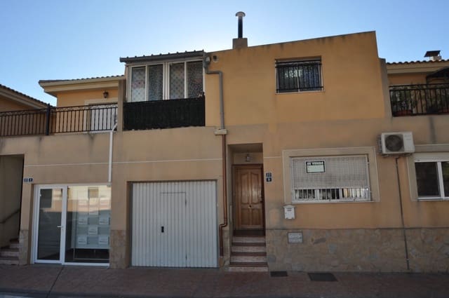 6 Zimmer Haus zu verkaufen in Pinoso mit Garage - 157.495 € (Ref: 8712973)