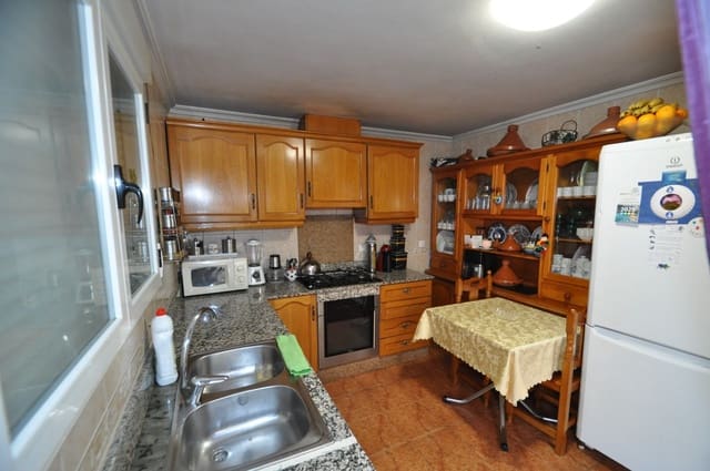 6 Zimmer Haus zu verkaufen in Pinoso mit Garage - 157.495 € (Ref: 8712973)