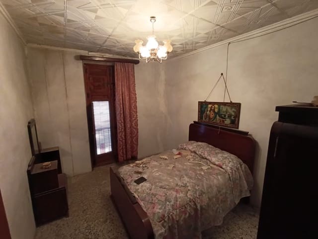 5 slaapkamer Huis te koop in Pinoso met garage - € 115.995 (Ref: 8742740)