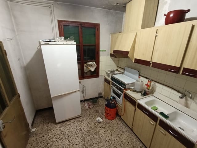 5 slaapkamer Huis te koop in Pinoso met garage - € 115.995 (Ref: 8742740)