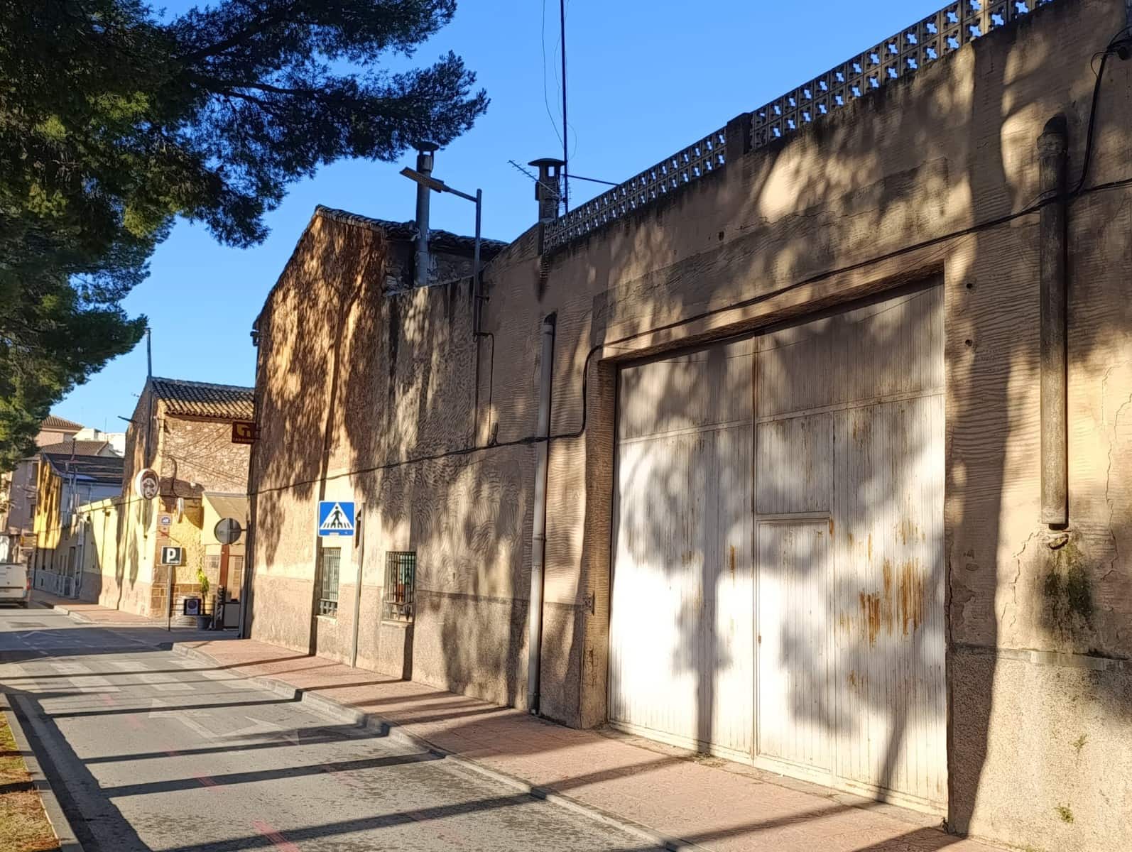 Casa de 5 habitaciones en Pinoso en venta con garaje - 115.995 € (Ref: 8742740)