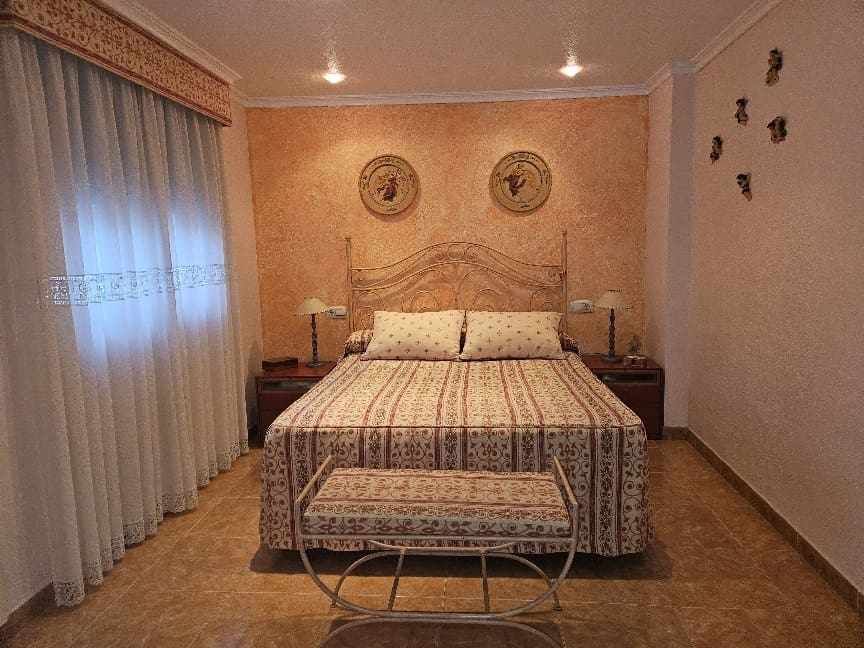 4 slaapkamer Huis te koop in Monovar / Monover met garage - € 210.000 (Ref: 8762598)