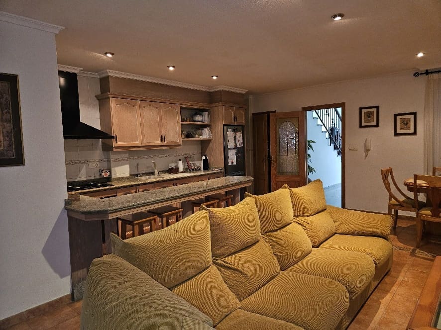 4 slaapkamer Huis te koop in Monovar / Monover met garage - € 210.000 (Ref: 8762598)