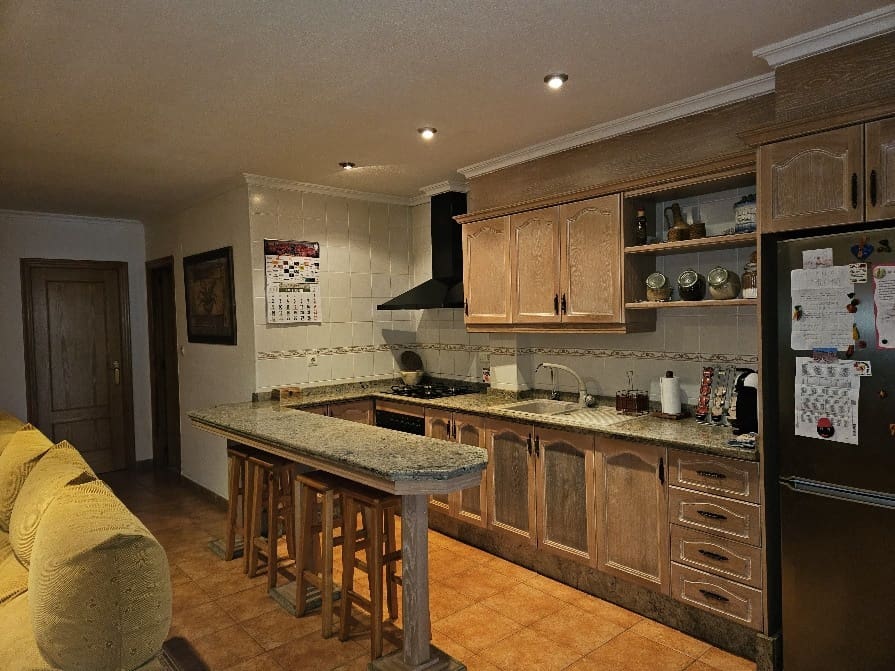 4 slaapkamer Huis te koop in Monovar / Monover met garage - € 210.000 (Ref: 8762598)