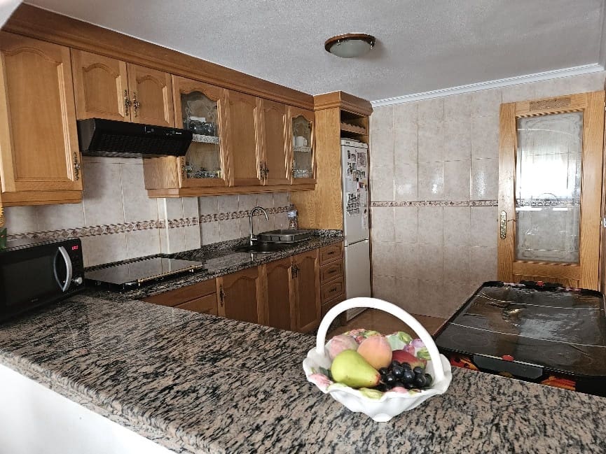 4 slaapkamer Huis te koop in Monovar / Monover met garage - € 210.000 (Ref: 8762598)