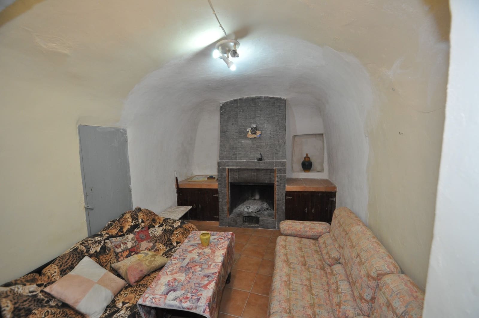 4 soverom Grottehus til salgs i Pinoso med garasje - € 135 995 (Ref: 8788682)