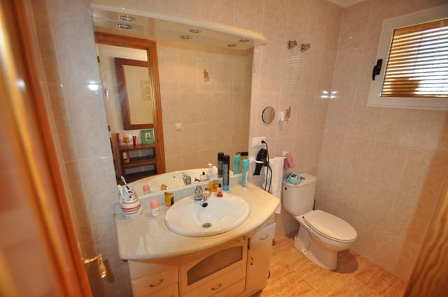 4 sovrum Hus till salu i Pinoso med garage - 180 000 € (Ref: 8796181)