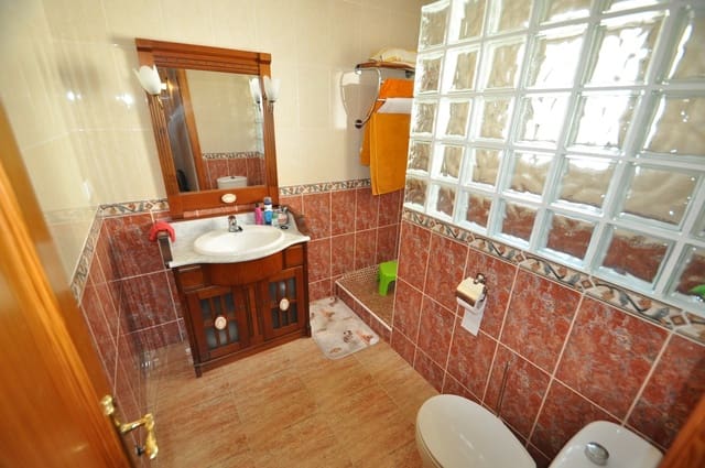 4 sovrum Hus till salu i Pinoso med garage - 180 000 € (Ref: 8796181)