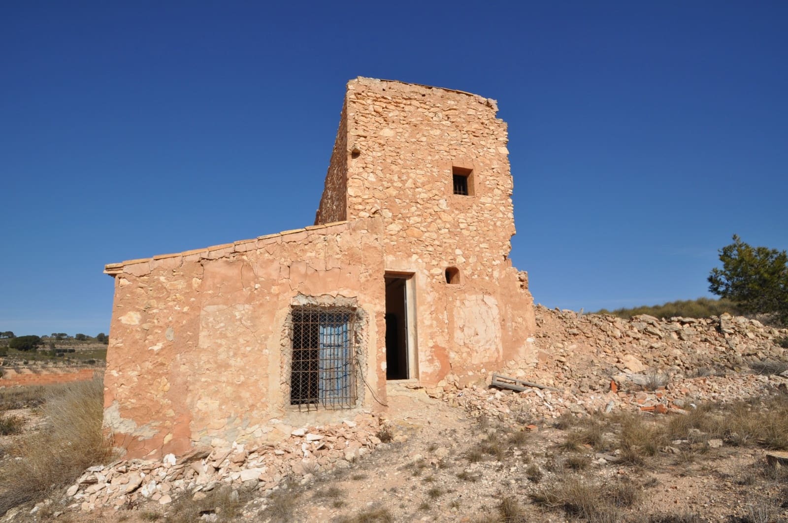 Finca/Country House for sale in Torre del Rico - € 34,995 (Ref: 8800206)