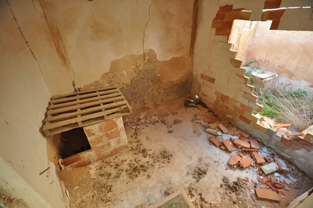 Finca/Maison de Campagne à vendre à Torre del Rico, Jumilla - 34 995 € (Ref: 8800206)