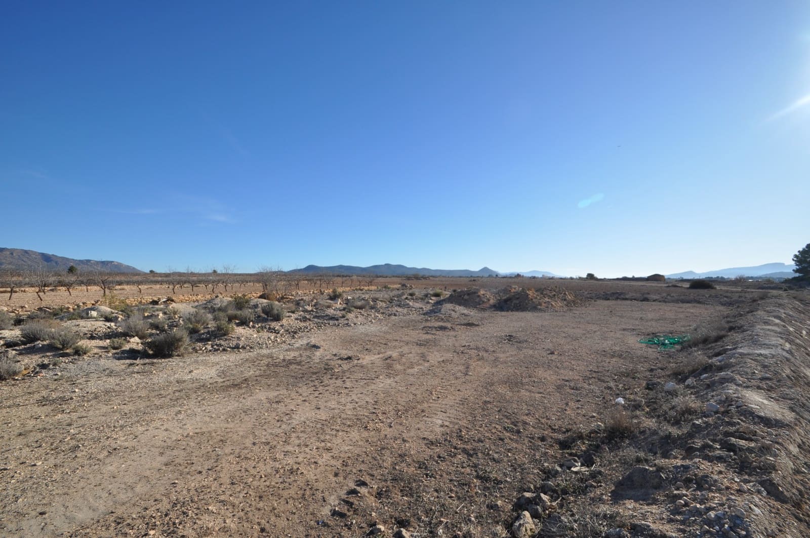 Grunde uden byggetilladelser til salg i Pinoso - € 9.995 (Ref: 8834771)