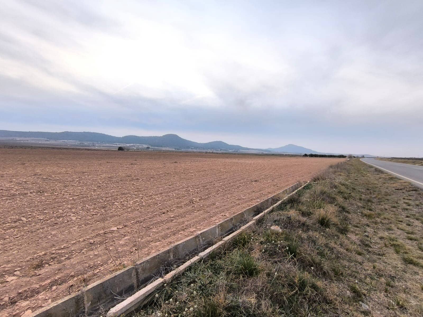Terre non Aménagée à vendre à Yecla - 93 500 € (Ref: 8845950)