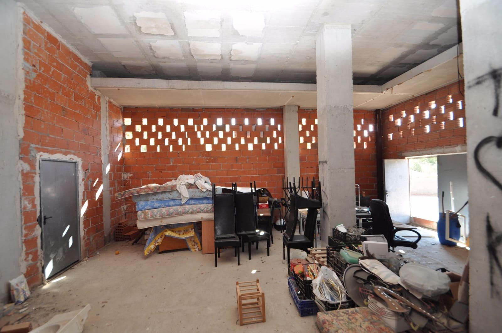 Commercieel te koop in Calpe / Calp met garage - € 249.995 (Ref: 8846899)