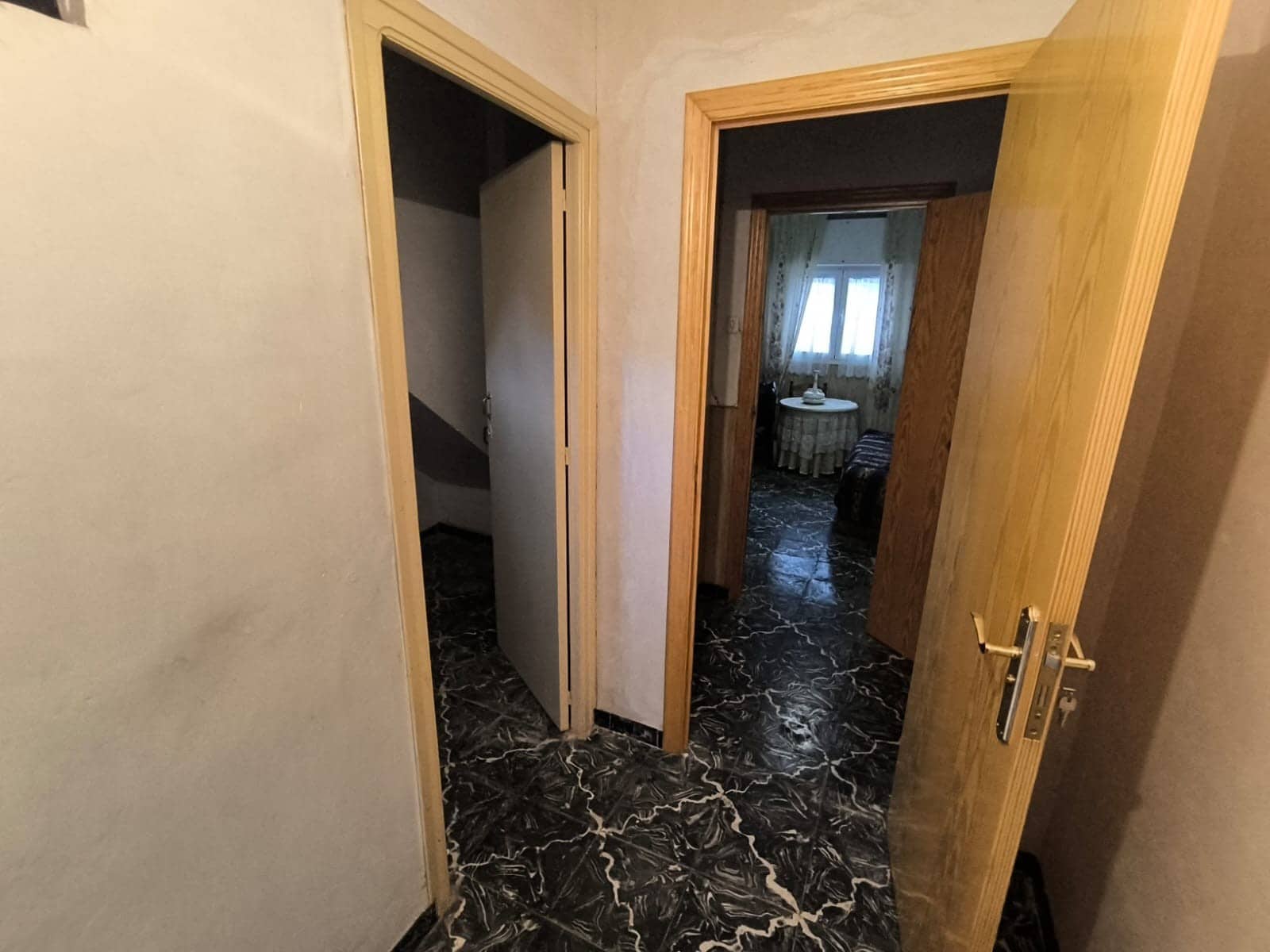 6 soverom Hus til salgs i Yecla med garasje - € 120 000 (Ref: 8851280)