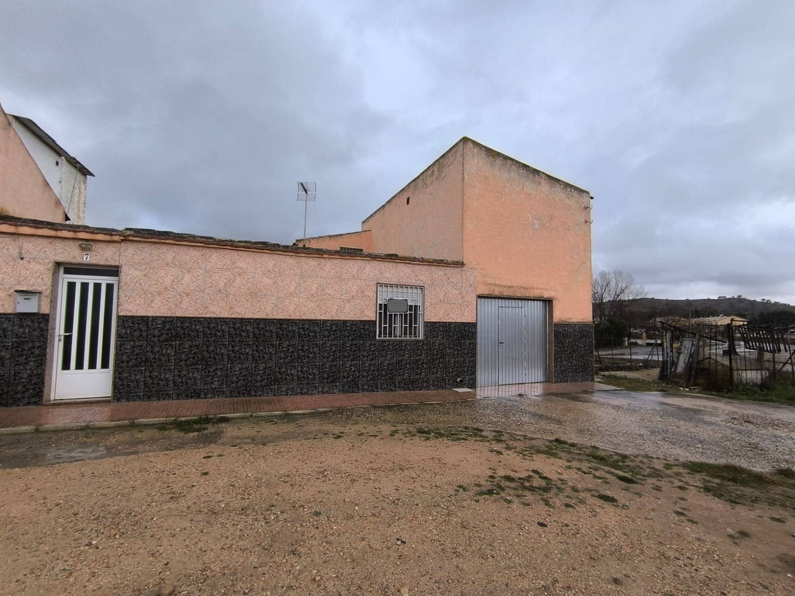 6 soverom Hus til salgs i Yecla med garasje - € 120 000 (Ref: 8851280)