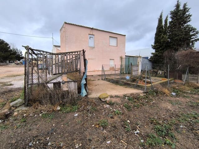 6 bedroom Townhouse for sale in Yecla with garage - € 120,000 (Ref: 8851280)