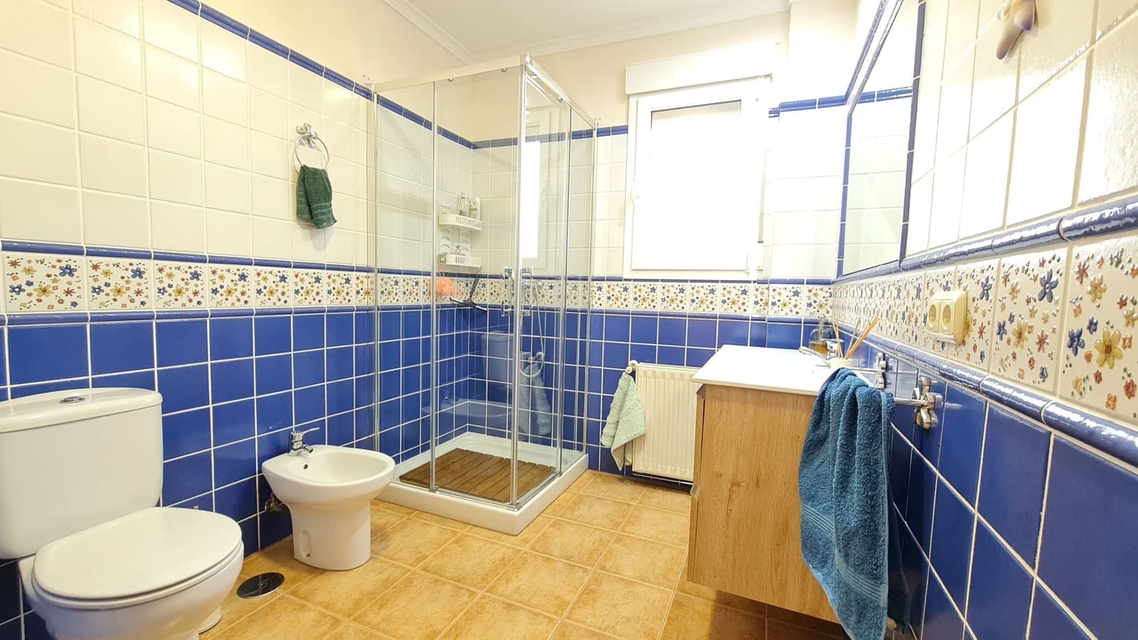 5 sypialnia Willa na sprzedaż w Yecla z basenem - 359 995 € (Ref: 8890804)