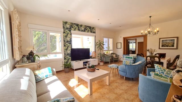 5 sypialnia Willa na sprzedaż w Yecla z basenem - 359 995 € (Ref: 8890804)