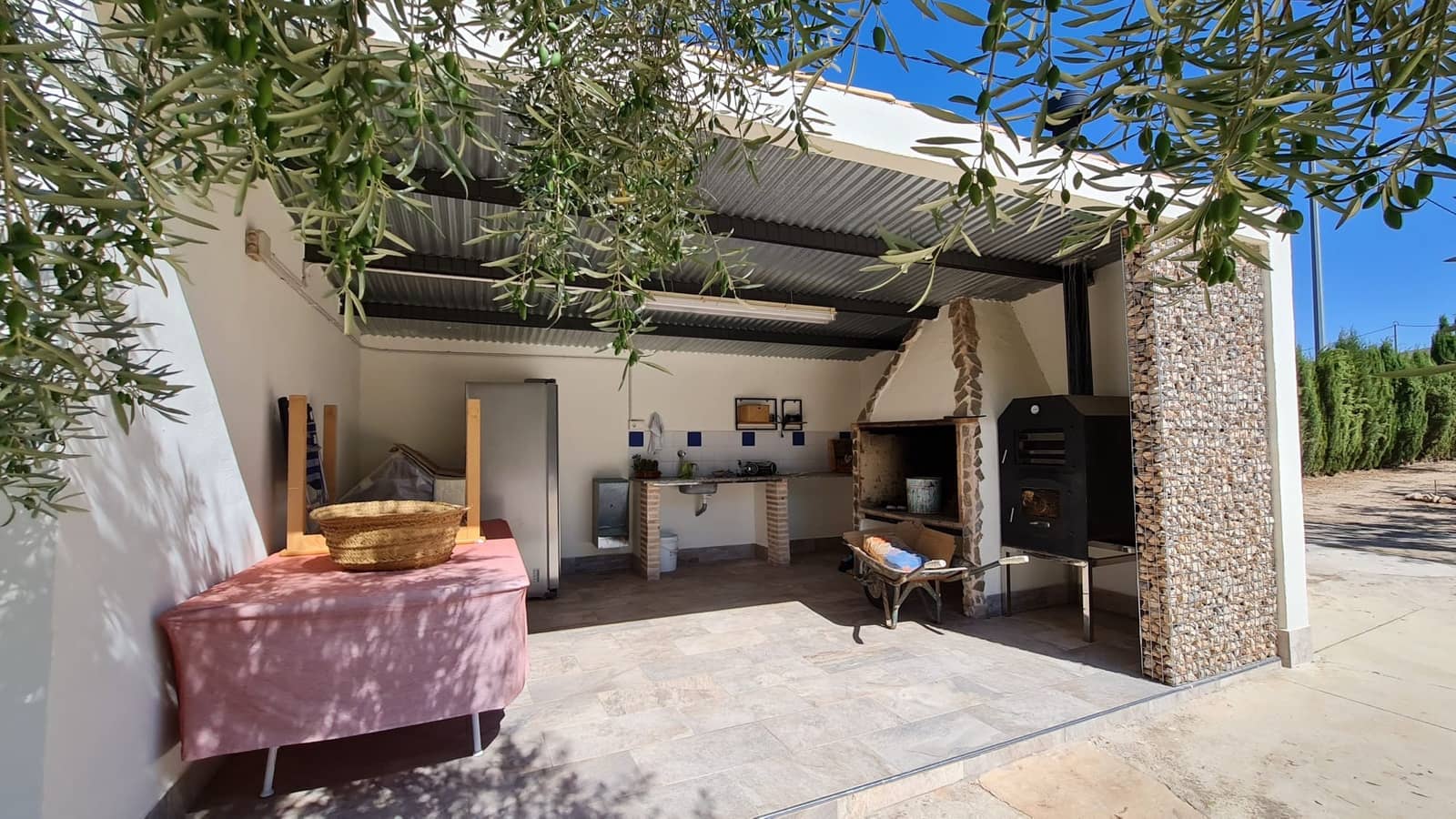 5 sypialnia Willa na sprzedaż w Yecla z basenem - 359 995 € (Ref: 8890804)