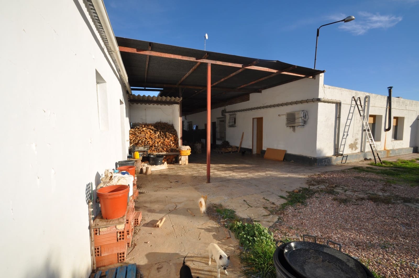 5 bedroom Villa for sale in Aspe with pool - € 239,995 (Ref: 8904776)