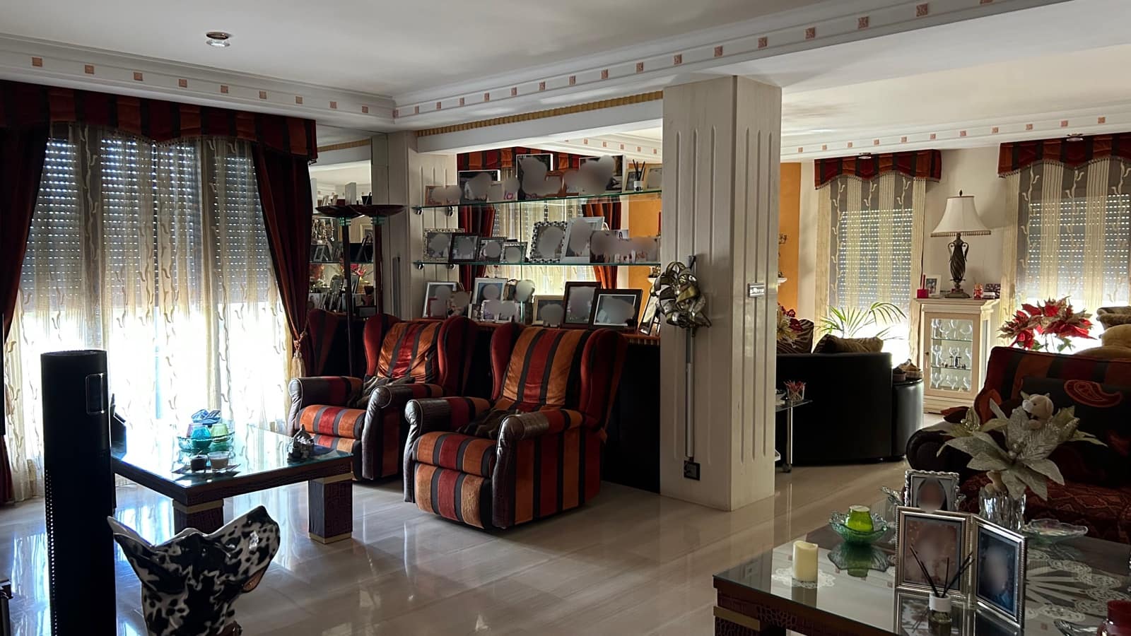 4 bedroom Villa for sale in Yecla - € 750,000 (Ref: 8935892)