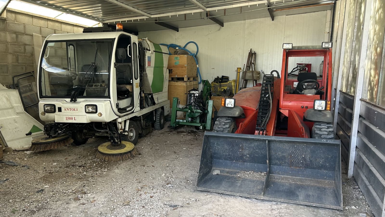 4 bedroom Villa for sale in Yecla - € 750,000 (Ref: 8935892)