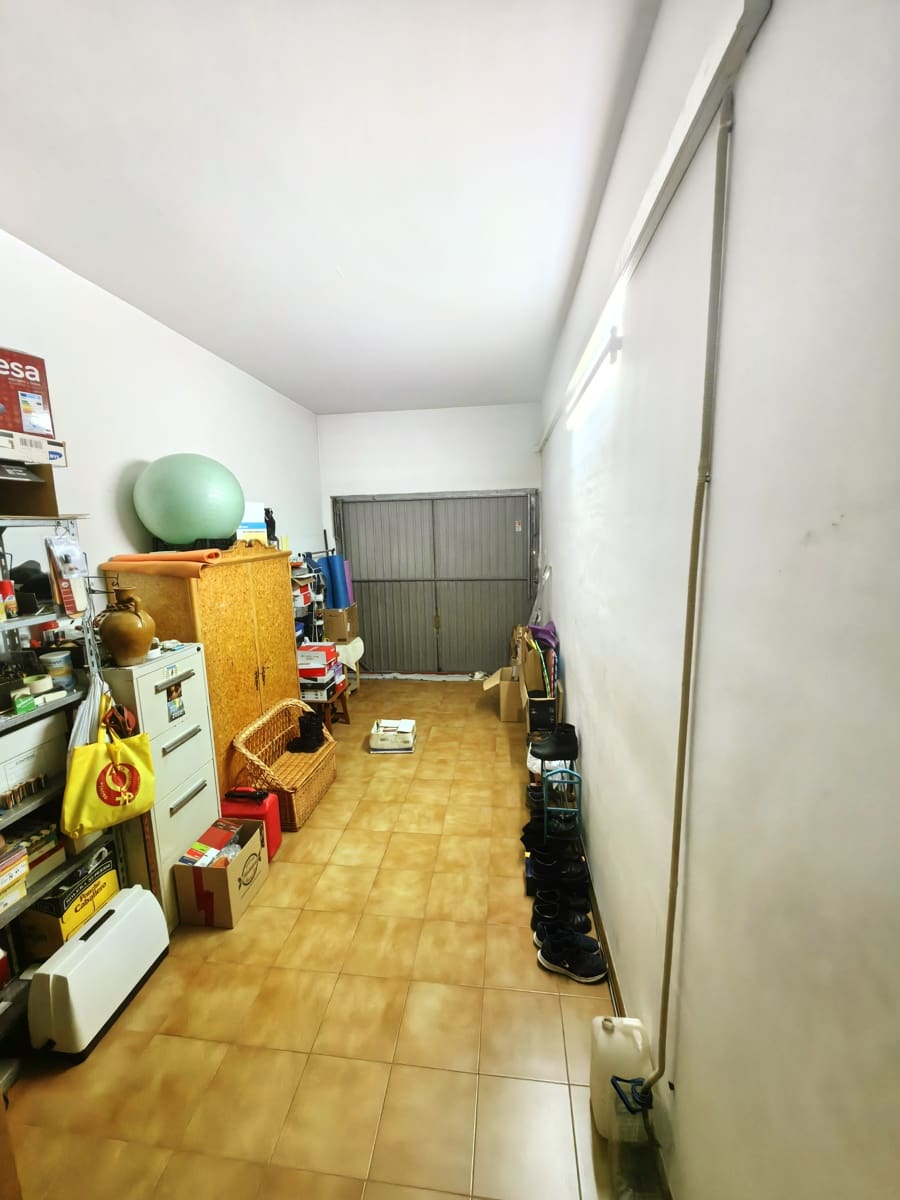 4 bedroom Townhouse for sale in Pinoso - € 159,900 (Ref: 8935902)