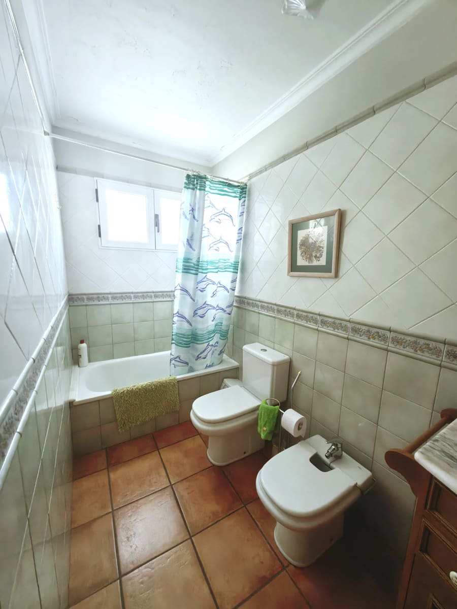 4 bedroom Townhouse for sale in Pinoso - € 159,900 (Ref: 8935902)