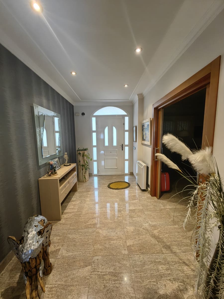 Chalet de 5 habitaciones en Yecla en venta - 650.000 € (Ref: 8935909)