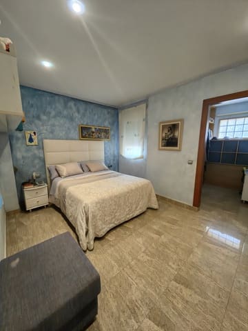 5 bedroom Villa for sale in Yecla - € 650,000 (Ref: 8935909)