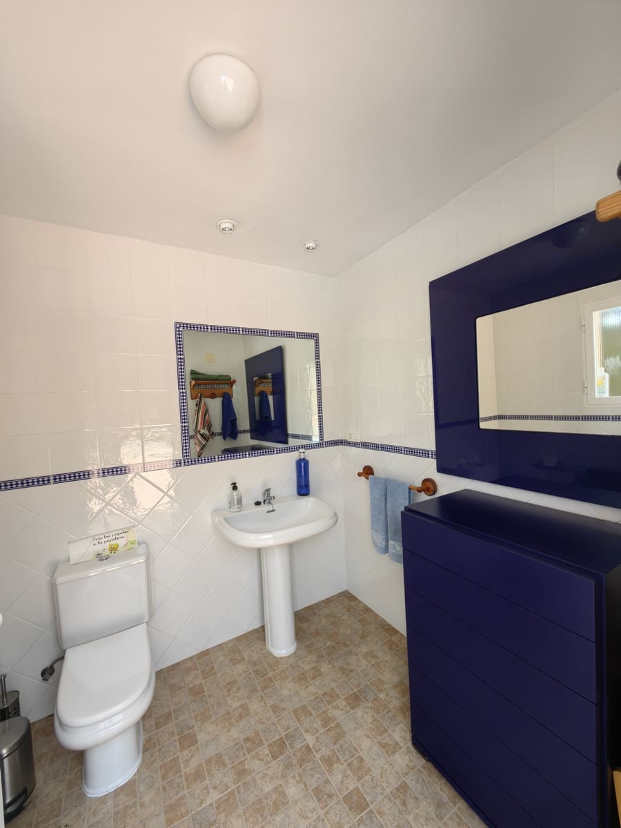 6 bedroom Villa for sale in Yecla - € 415,000 (Ref: 8935910)