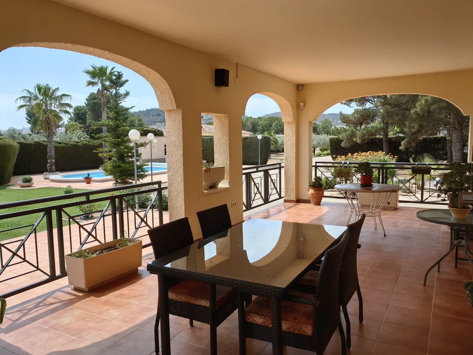 6 bedroom Villa for sale in Yecla - € 415,000 (Ref: 8935910)