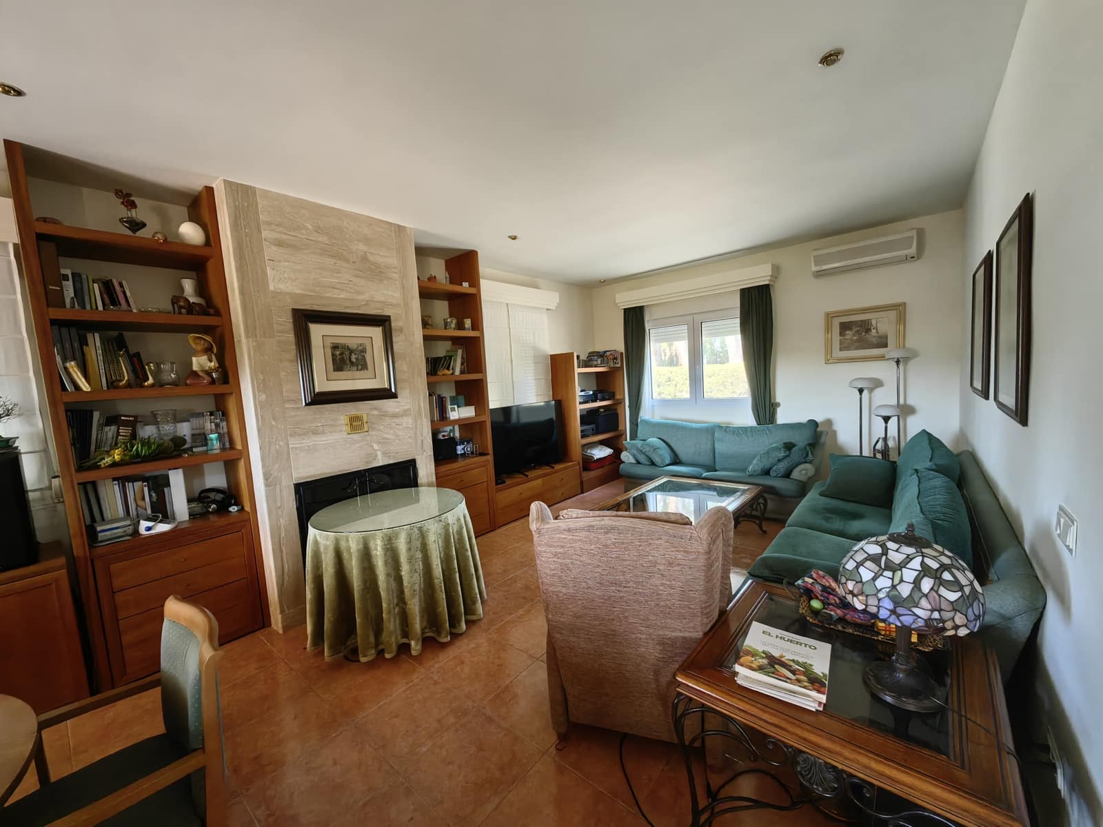 6 bedroom Villa for sale in Yecla - € 415,000 (Ref: 8935910)