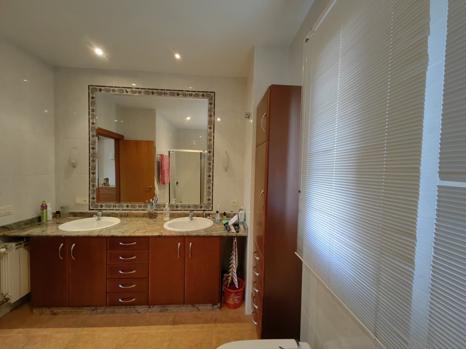 6 bedroom Villa for sale in Yecla - € 415,000 (Ref: 8935910)