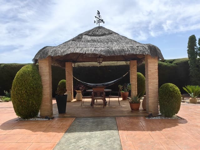 6 slaapkamer Villa te koop in Yecla - € 415.000 (Ref: 8935910)