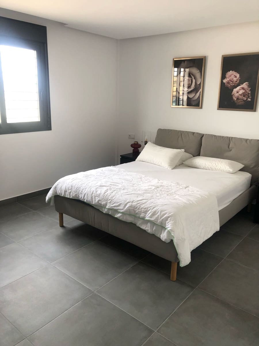 4 bedroom Villa for sale in Pinoso - € 415,000 (Ref: 8935913)